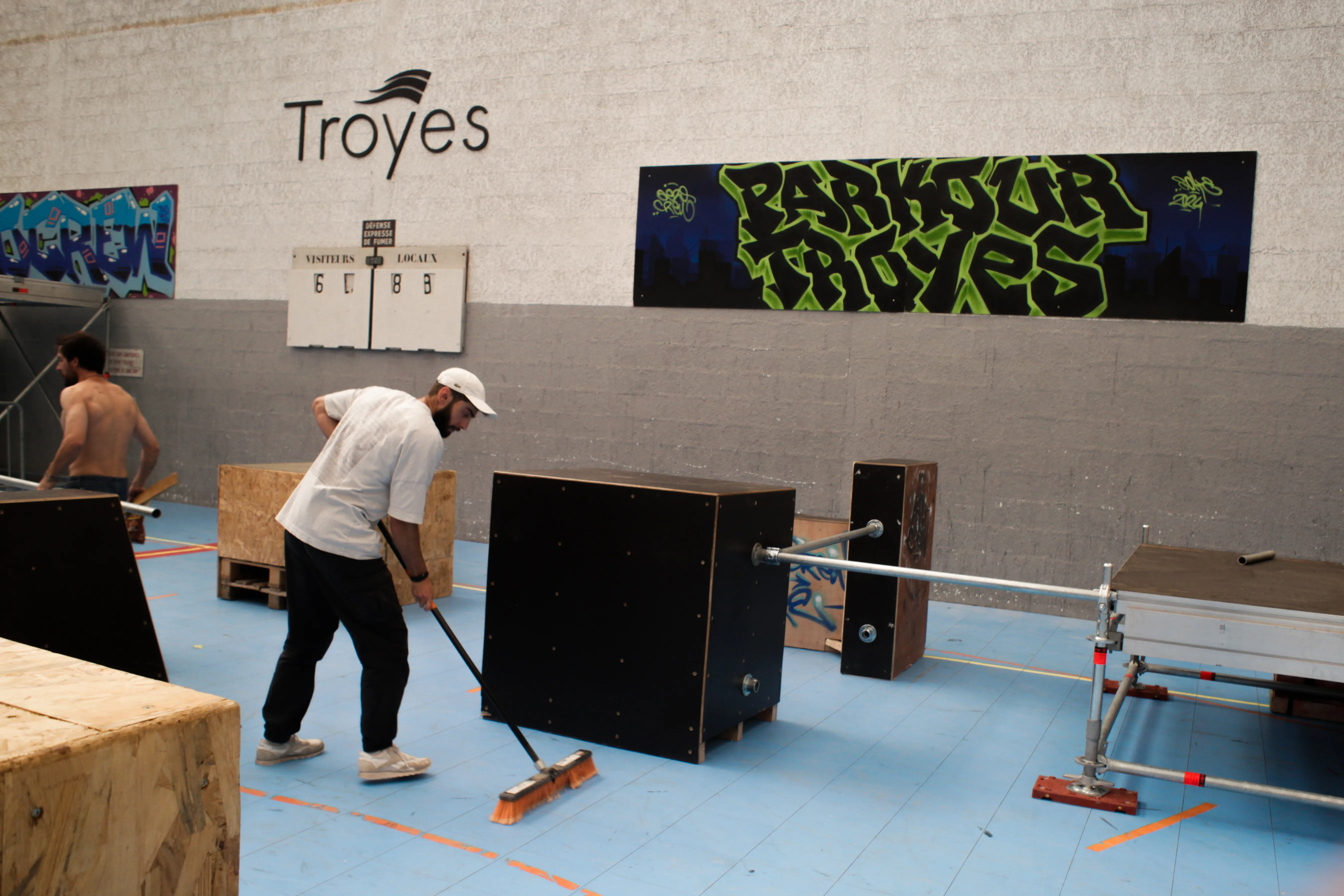 Parkour athlete movement in Troyes