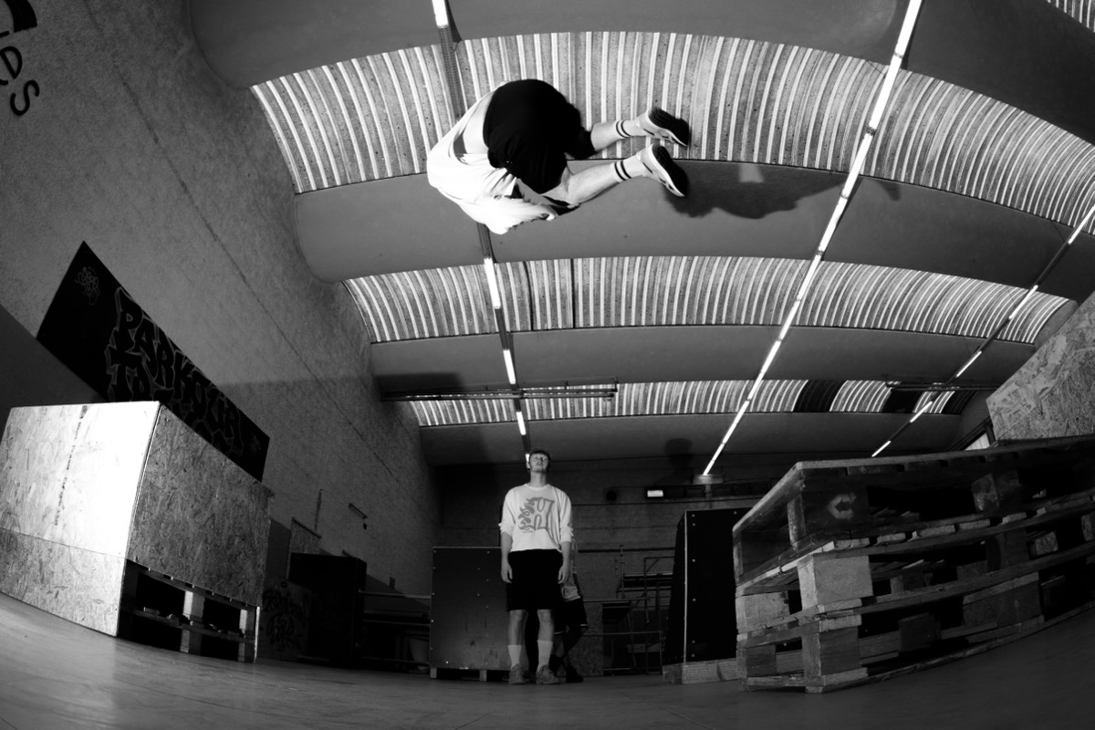 Athlete soaring overhead at AeroJam 2025 in Troyes