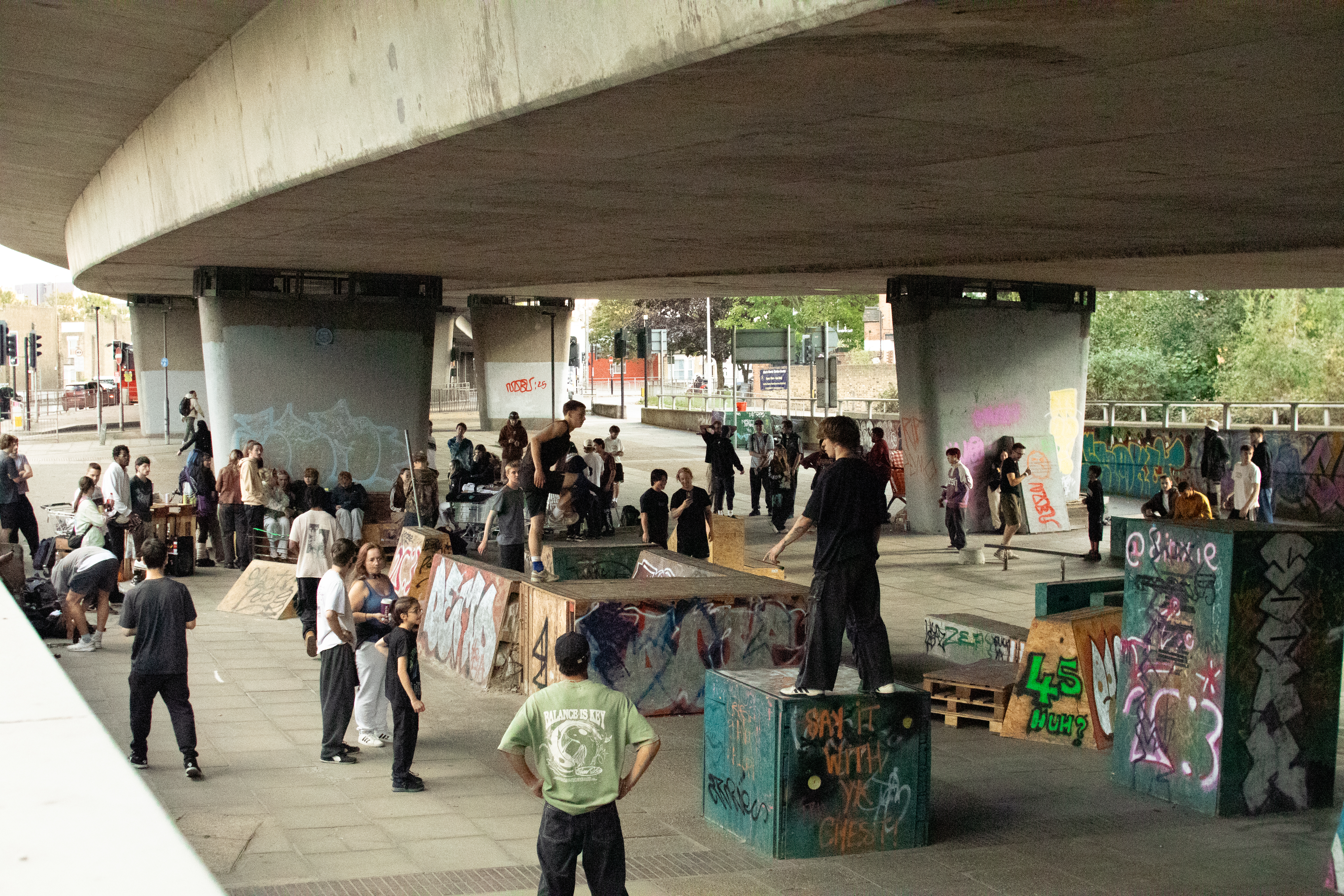 Benk Boys crew at Yard during the jam